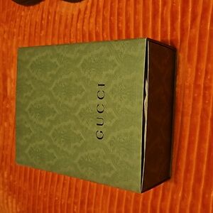 Authentic Gucci canvas brim flat cap